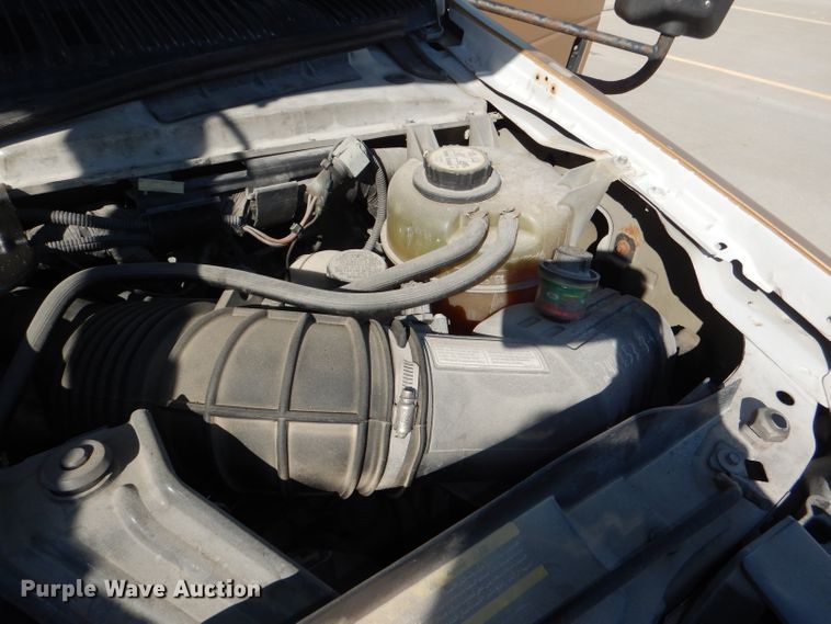 image for item DI2733 2008 Ford Econoline E450 Super Duty shuttle bus