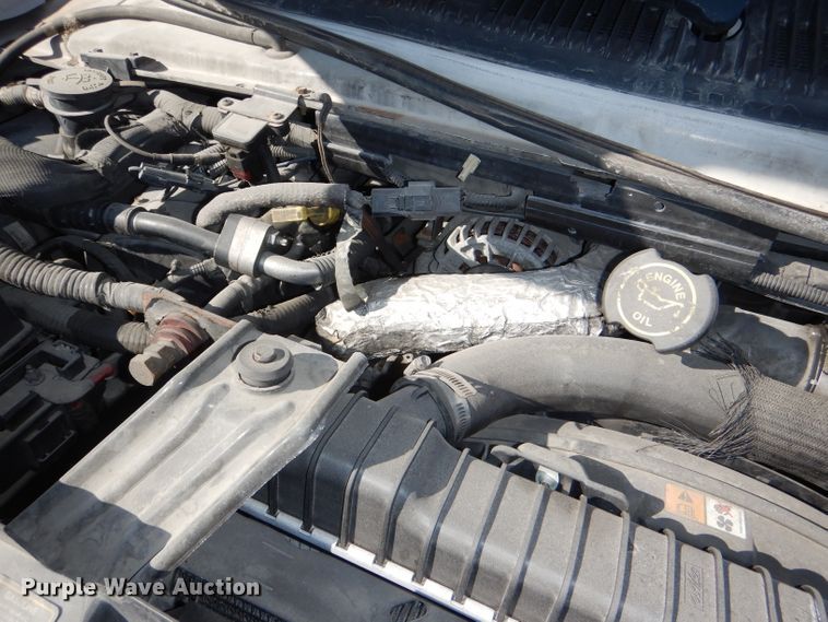 image for item DI2733 2008 Ford Econoline E450 Super Duty shuttle bus