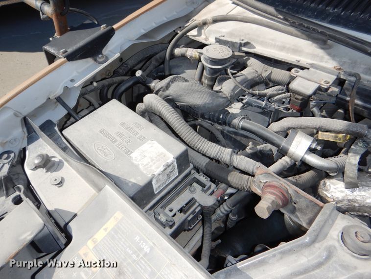 image for item DI2733 2008 Ford Econoline E450 Super Duty shuttle bus