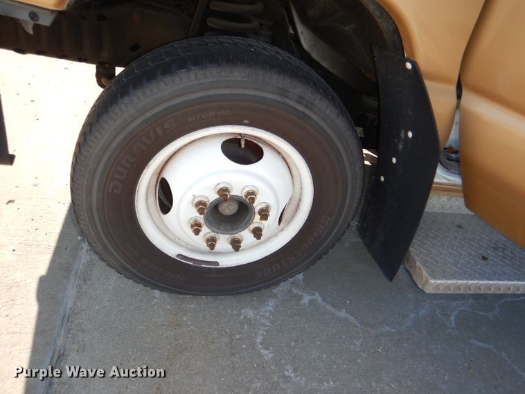 image for item DI2733 2008 Ford Econoline E450 Super Duty shuttle bus