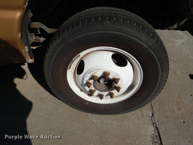 image for item DI2733 2008 Ford Econoline E450 Super Duty shuttle bus