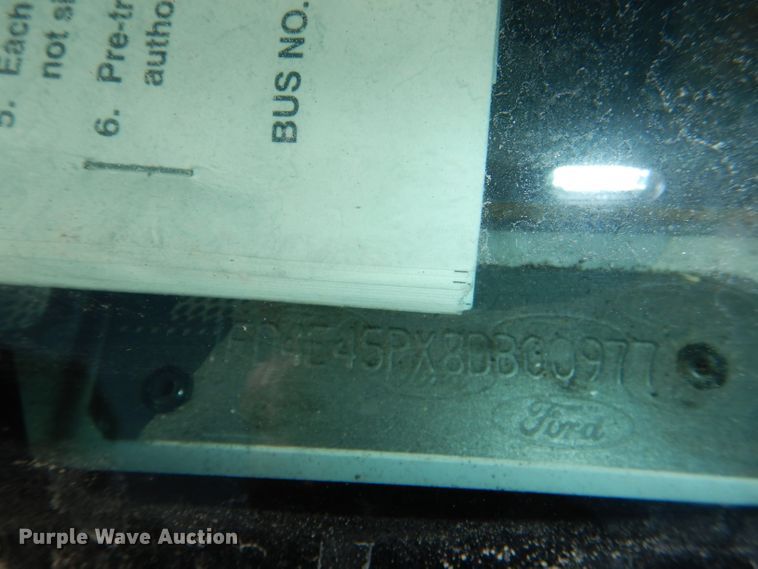 image for item DI2733 2008 Ford Econoline E450 Super Duty shuttle bus