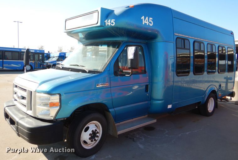 image for item DI2735 2009 Ford E450 Super Duty shuttle bus