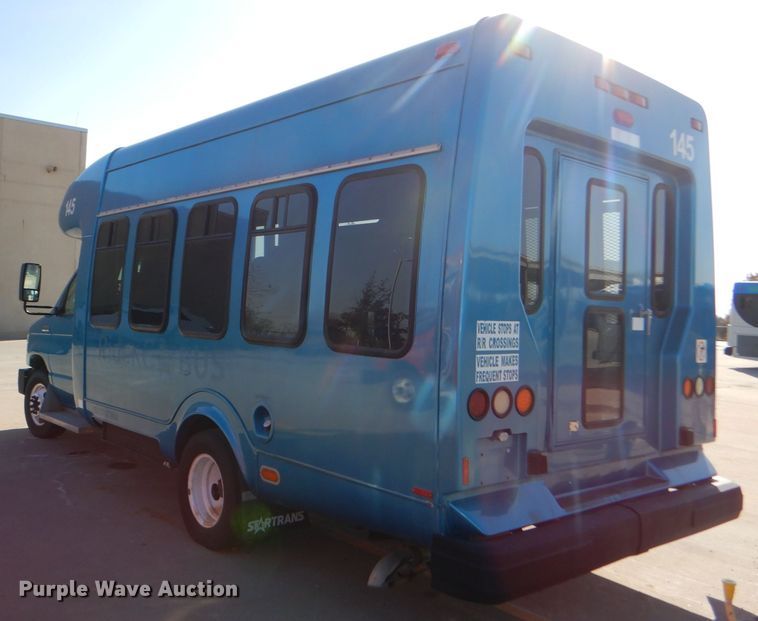 image for item DI2735 2009 Ford E450 Super Duty shuttle bus