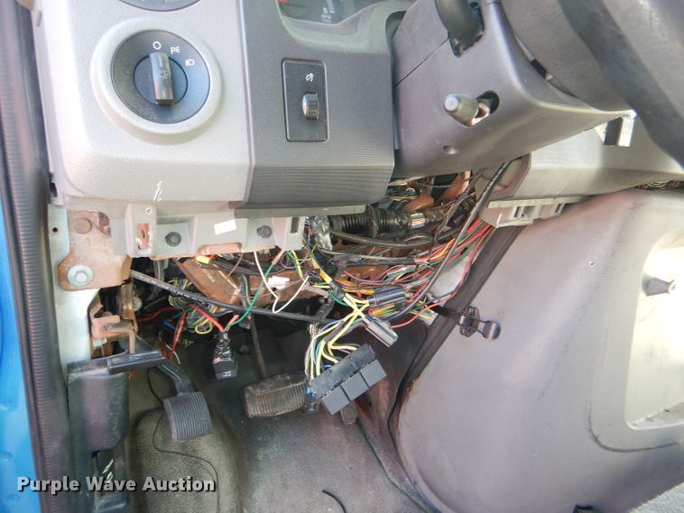 image for item DI2735 2009 Ford E450 Super Duty shuttle bus