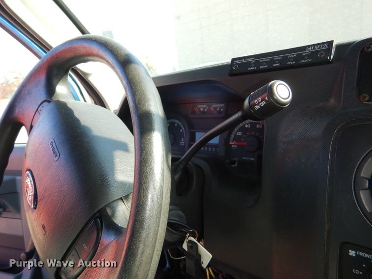 image for item DI2735 2009 Ford E450 Super Duty shuttle bus