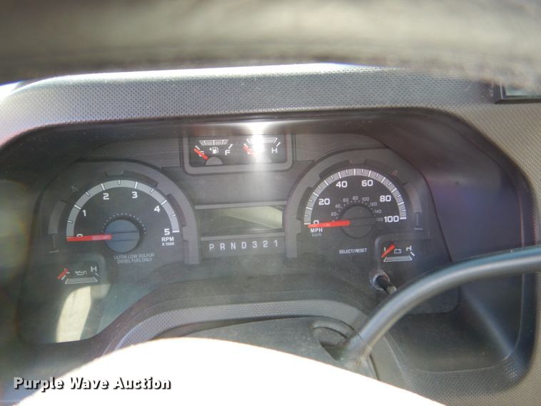 image for item DI2735 2009 Ford E450 Super Duty shuttle bus