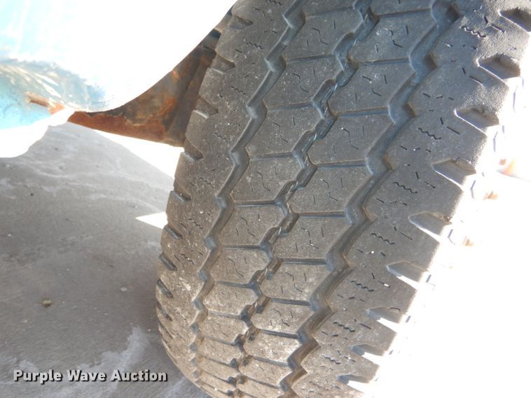 image for item DI2735 2009 Ford E450 Super Duty shuttle bus