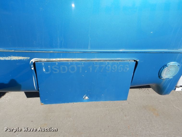 image for item DI2735 2009 Ford E450 Super Duty shuttle bus