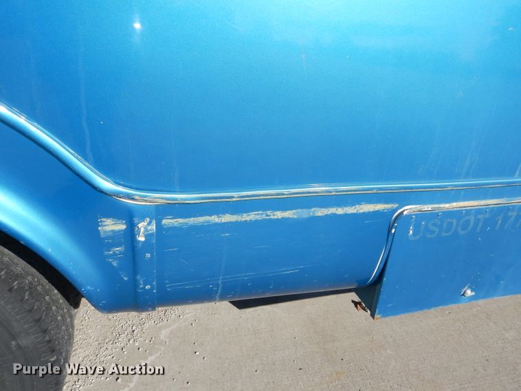 image for item DI2735 2009 Ford E450 Super Duty shuttle bus