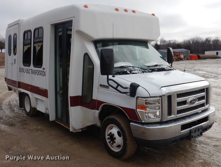 image for item ER9829 2011 Ford Econoline E350 shuttle bus