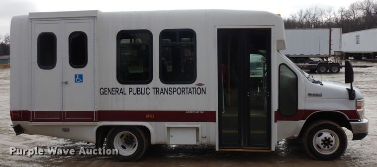image for item ER9829 2011 Ford Econoline E350 shuttle bus