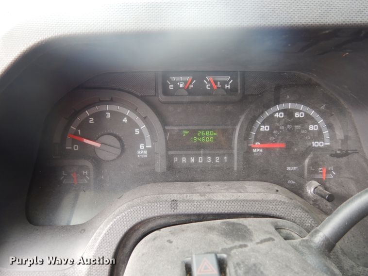 image for item ER9829 2011 Ford Econoline E350 shuttle bus