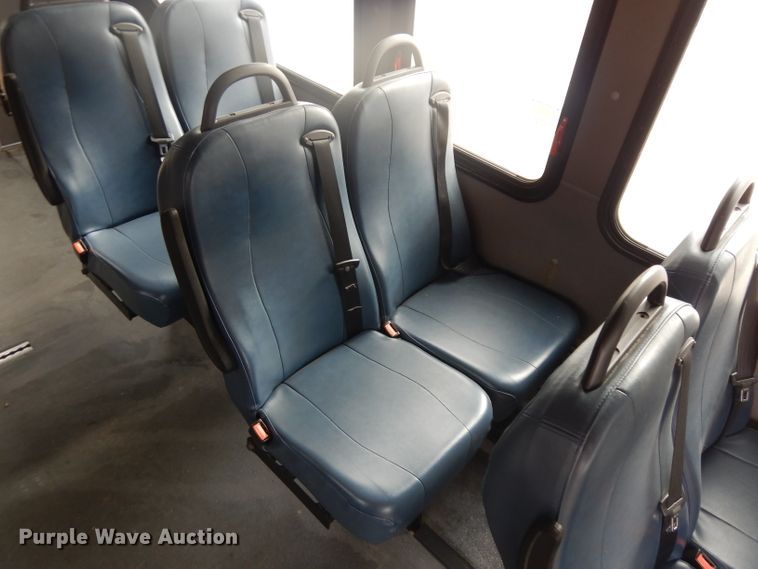 image for item ER9829 2011 Ford Econoline E350 shuttle bus