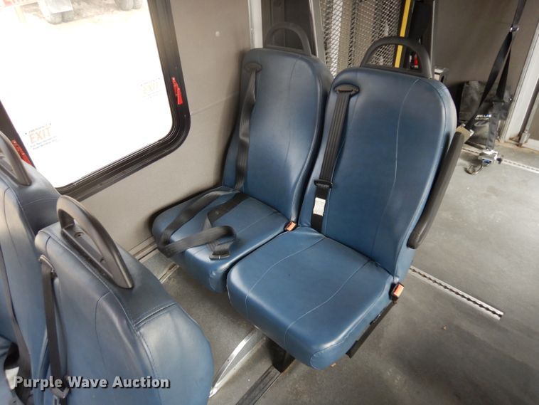 image for item ER9829 2011 Ford Econoline E350 shuttle bus