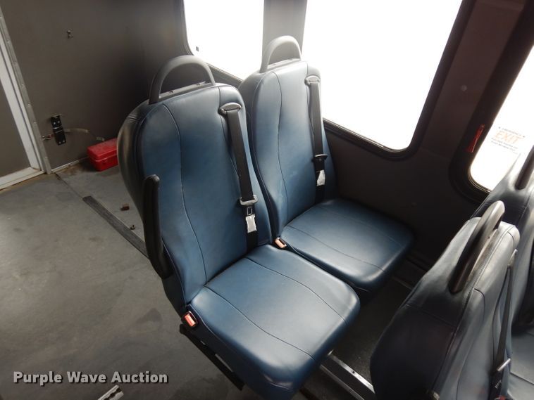 image for item ER9829 2011 Ford Econoline E350 shuttle bus