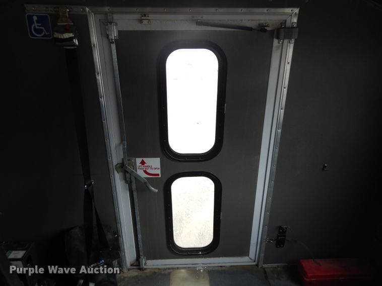 image for item ER9829 2011 Ford Econoline E350 shuttle bus