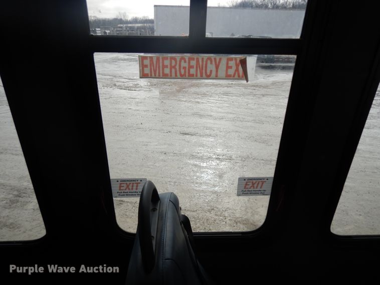 image for item ER9829 2011 Ford Econoline E350 shuttle bus