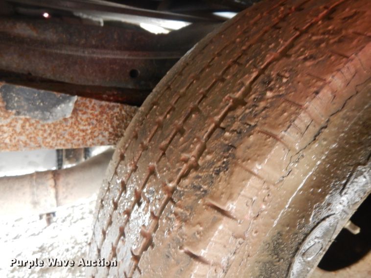 image for item ER9829 2011 Ford Econoline E350 shuttle bus