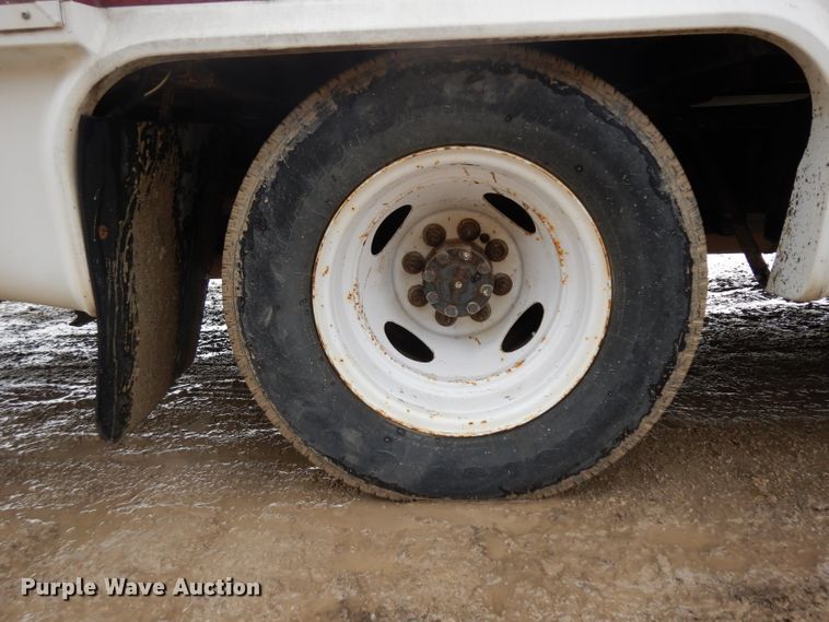 image for item ER9829 2011 Ford Econoline E350 shuttle bus