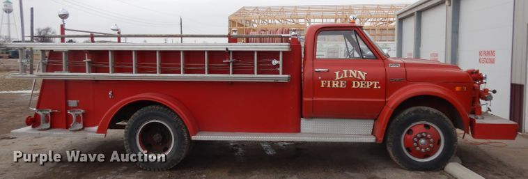 image for item ER9835 1970 Chevrolet C50 pumper fire truck
