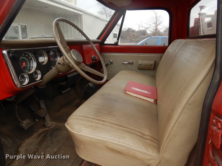 image for item ER9835 1970 Chevrolet C50 pumper fire truck