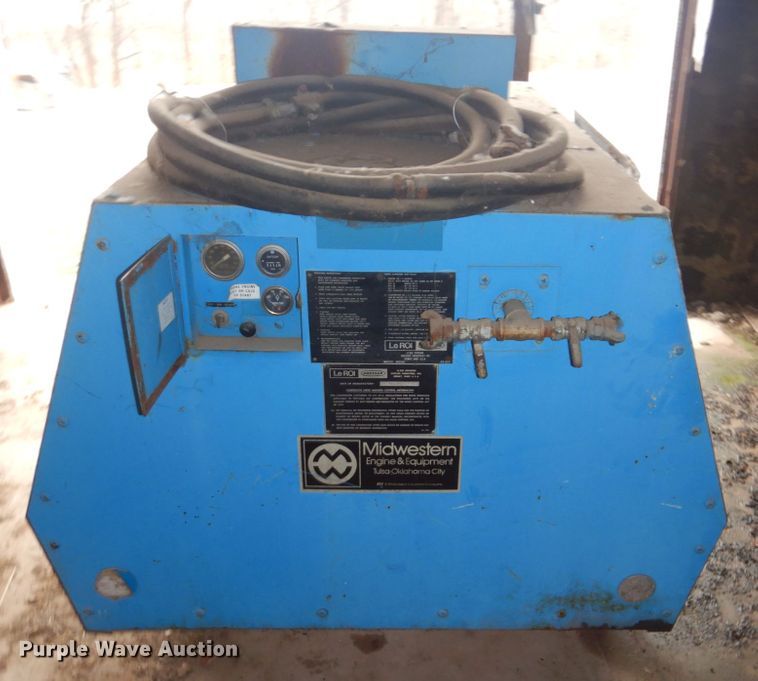 image for item FF9221 Leroi Q100G air compressor