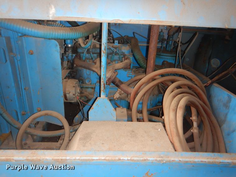 image for item FF9221 Leroi Q100G air compressor