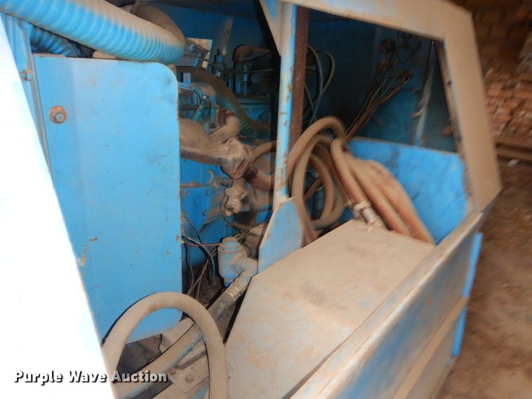 image for item FF9221 Leroi Q100G air compressor