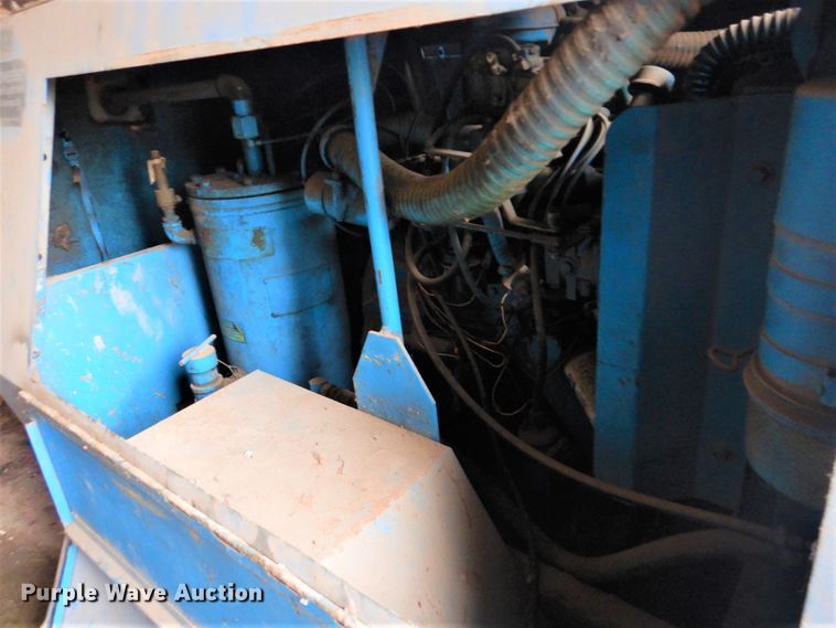 image for item FF9221 Leroi Q100G air compressor