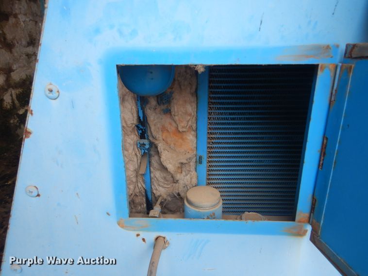 image for item FF9221 Leroi Q100G air compressor