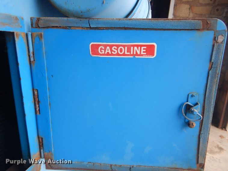 image for item FF9221 Leroi Q100G air compressor