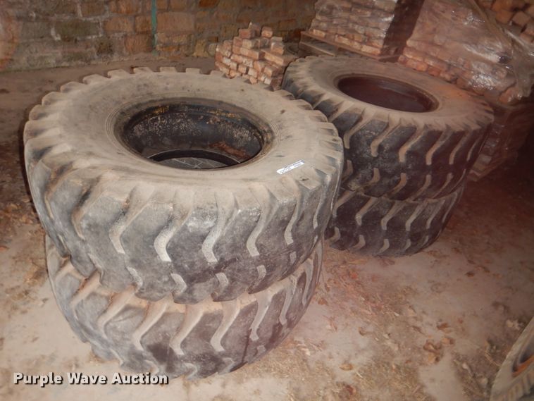 image for item FF9222 (4) Deestone 20.5-25 tires