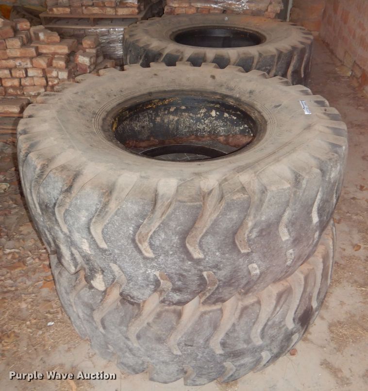 image for item FF9222 (4) Deestone 20.5-25 tires