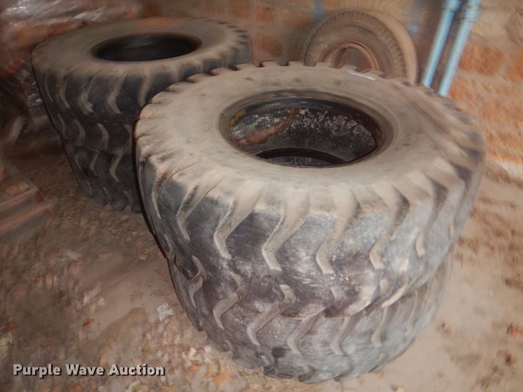 image for item FF9222 (4) Deestone 20.5-25 tires