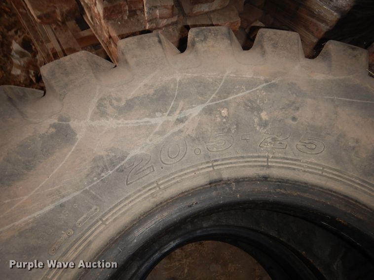 image for item FF9222 (4) Deestone 20.5-25 tires