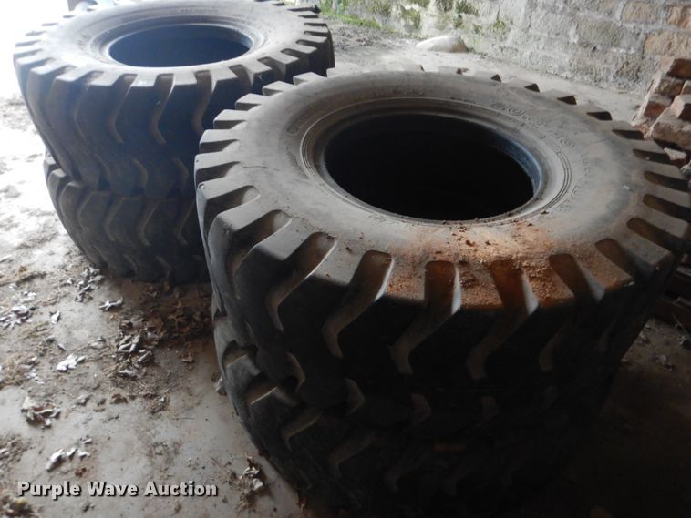 image for item FF9222 (4) Deestone 20.5-25 tires