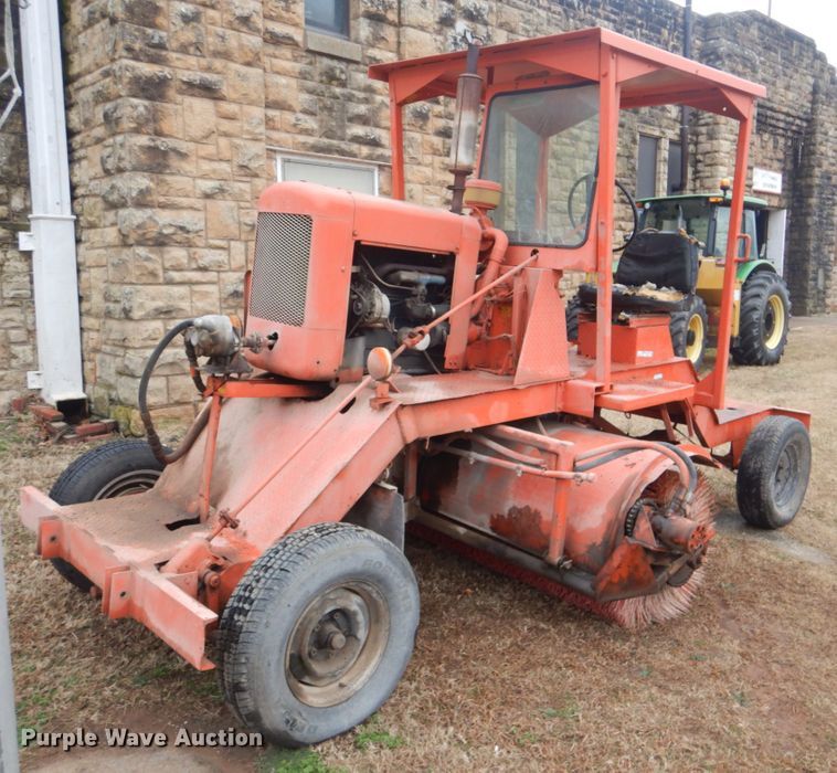 image for item FF9223 Broce T-10 broom