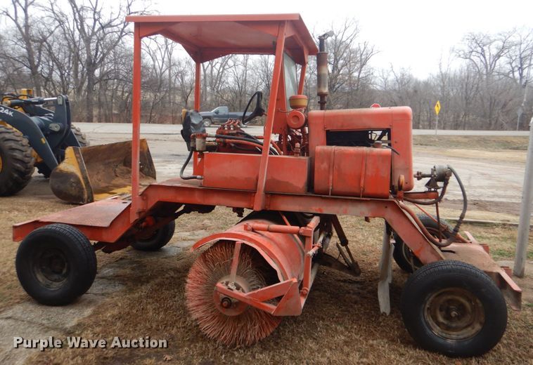 image for item FF9223 Broce T-10 broom