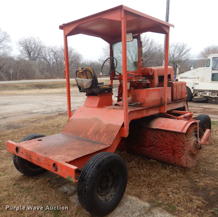 image for item FF9223 Broce T-10 broom