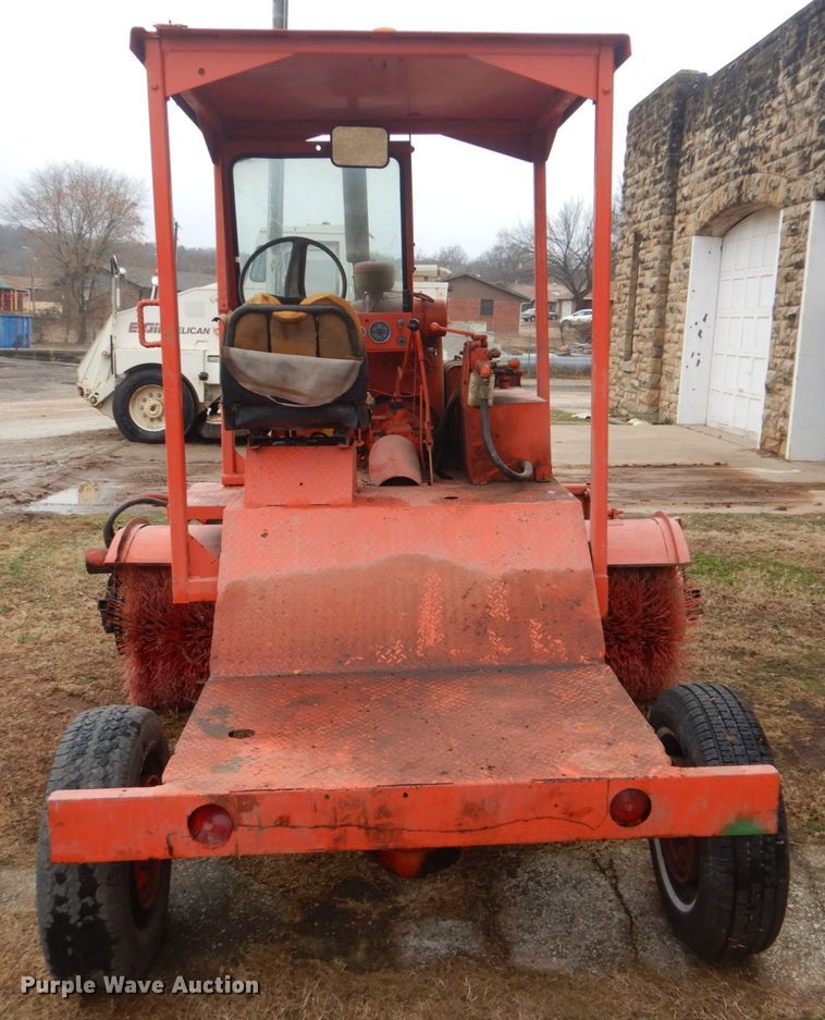 image for item FF9223 Broce T-10 broom