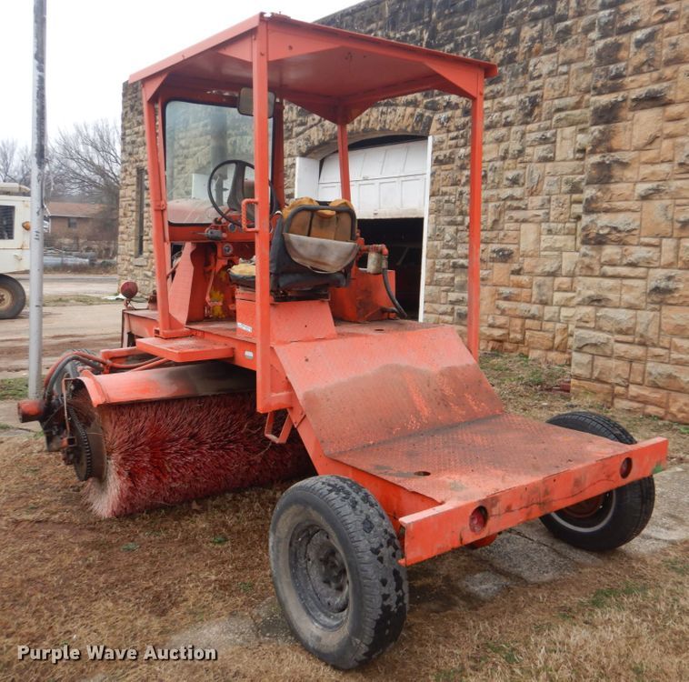 image for item FF9223 Broce T-10 broom