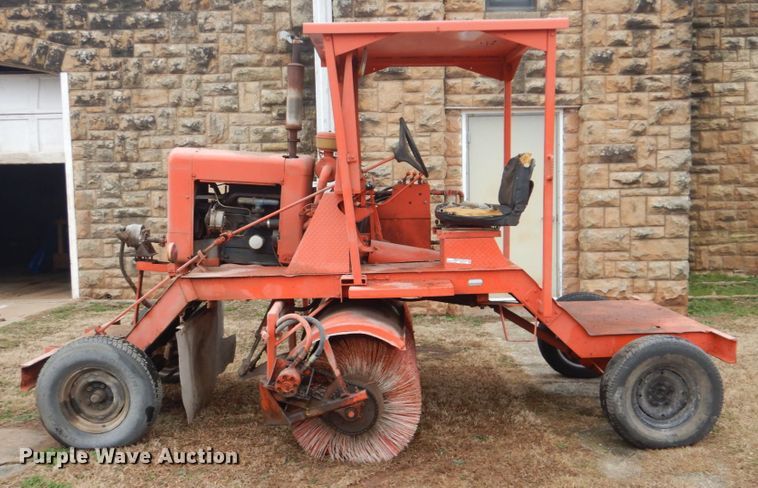 image for item FF9223 Broce T-10 broom