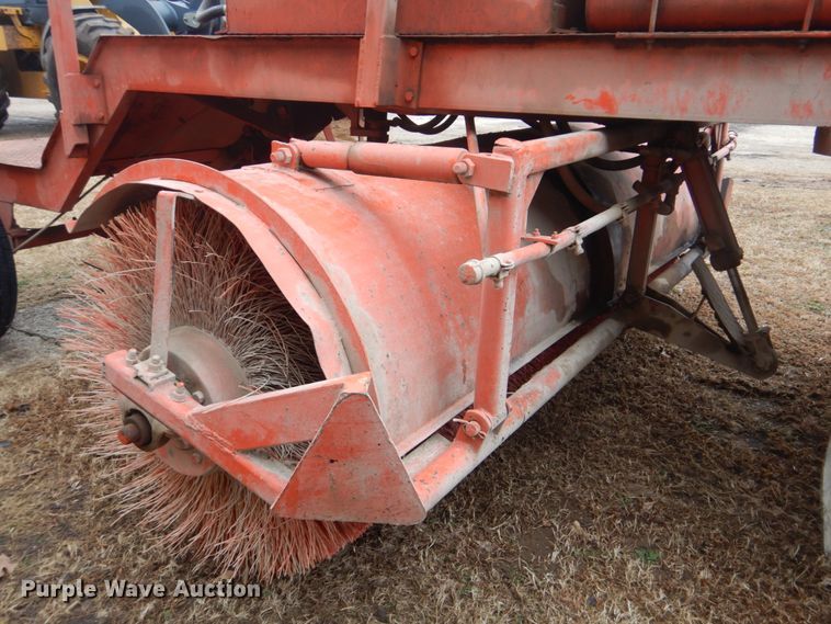 image for item FF9223 Broce T-10 broom