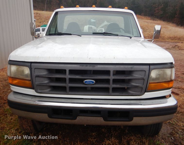 image for item FF9224 1997 Ford F450 Super Duty utility truck