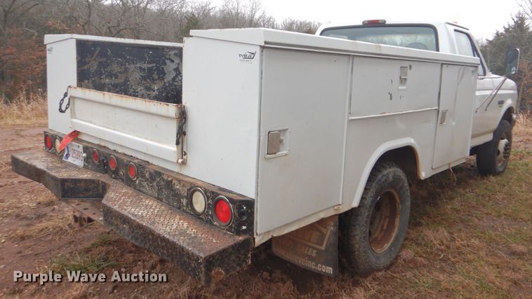 image for item FF9224 1997 Ford F450 Super Duty utility truck
