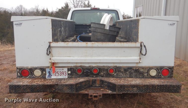 image for item FF9224 1997 Ford F450 Super Duty utility truck