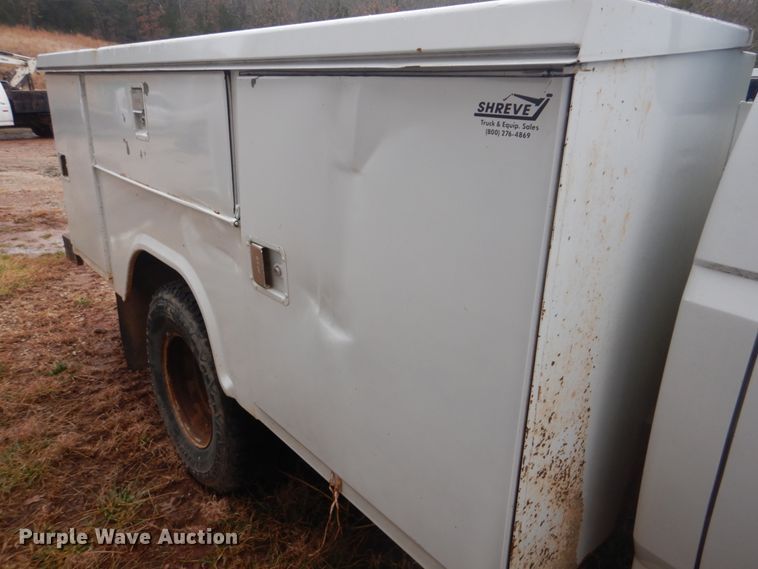 image for item FF9224 1997 Ford F450 Super Duty utility truck