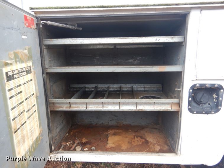 image for item FF9224 1997 Ford F450 Super Duty utility truck