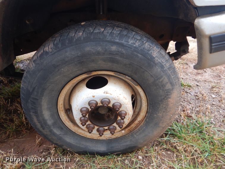 image for item FF9224 1997 Ford F450 Super Duty utility truck